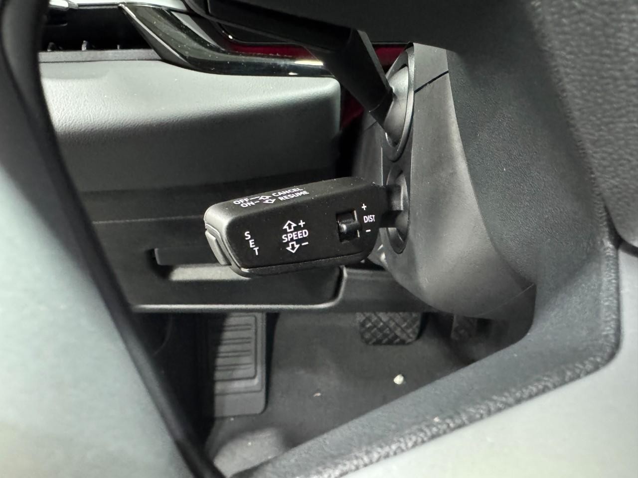 Audi A6 Sedan Vehicle Full-screen Gallery Image 29