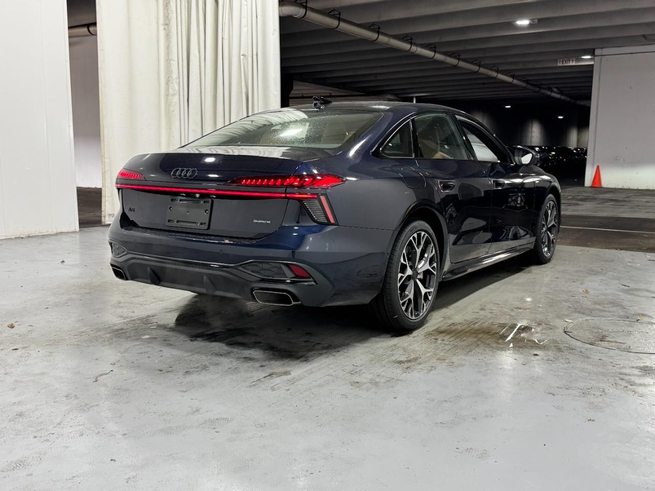 Audi A6 Sedan Vehicle Full-screen Gallery Image 4