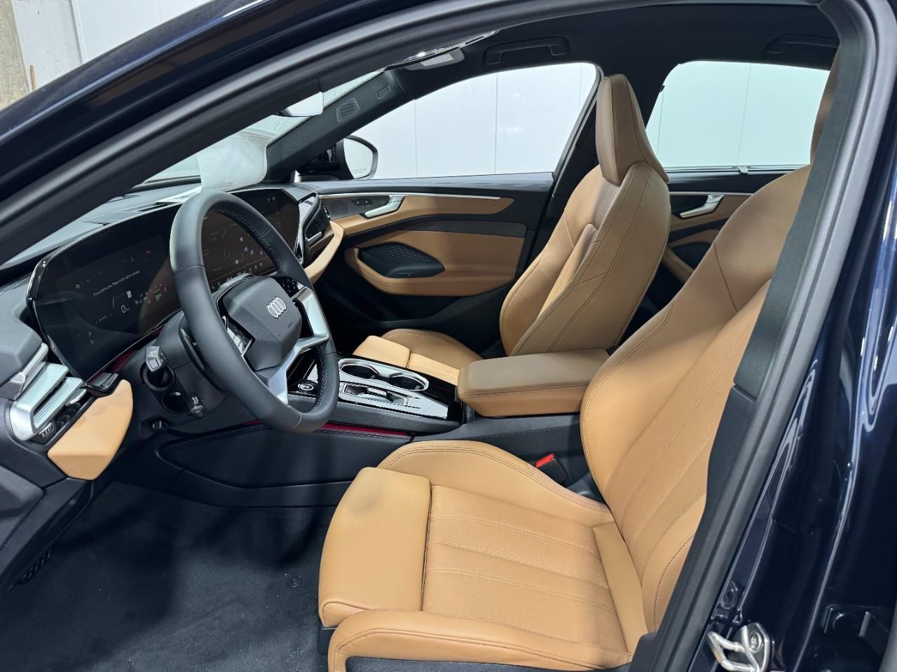 Audi A6 Sedan Vehicle Full-screen Gallery Image 26