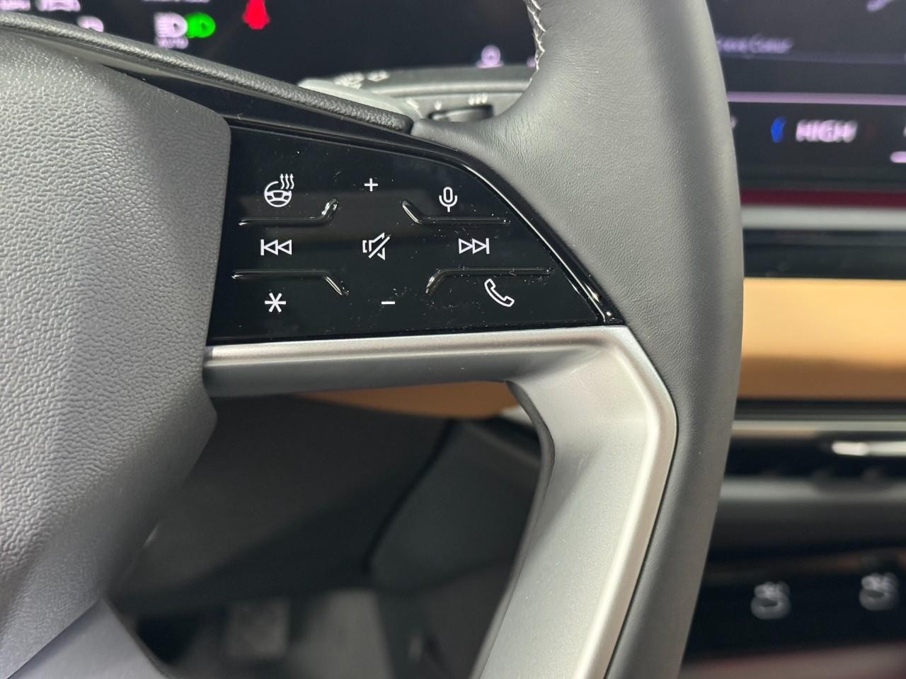 Audi A6 Sedan Vehicle Full-screen Gallery Image 31