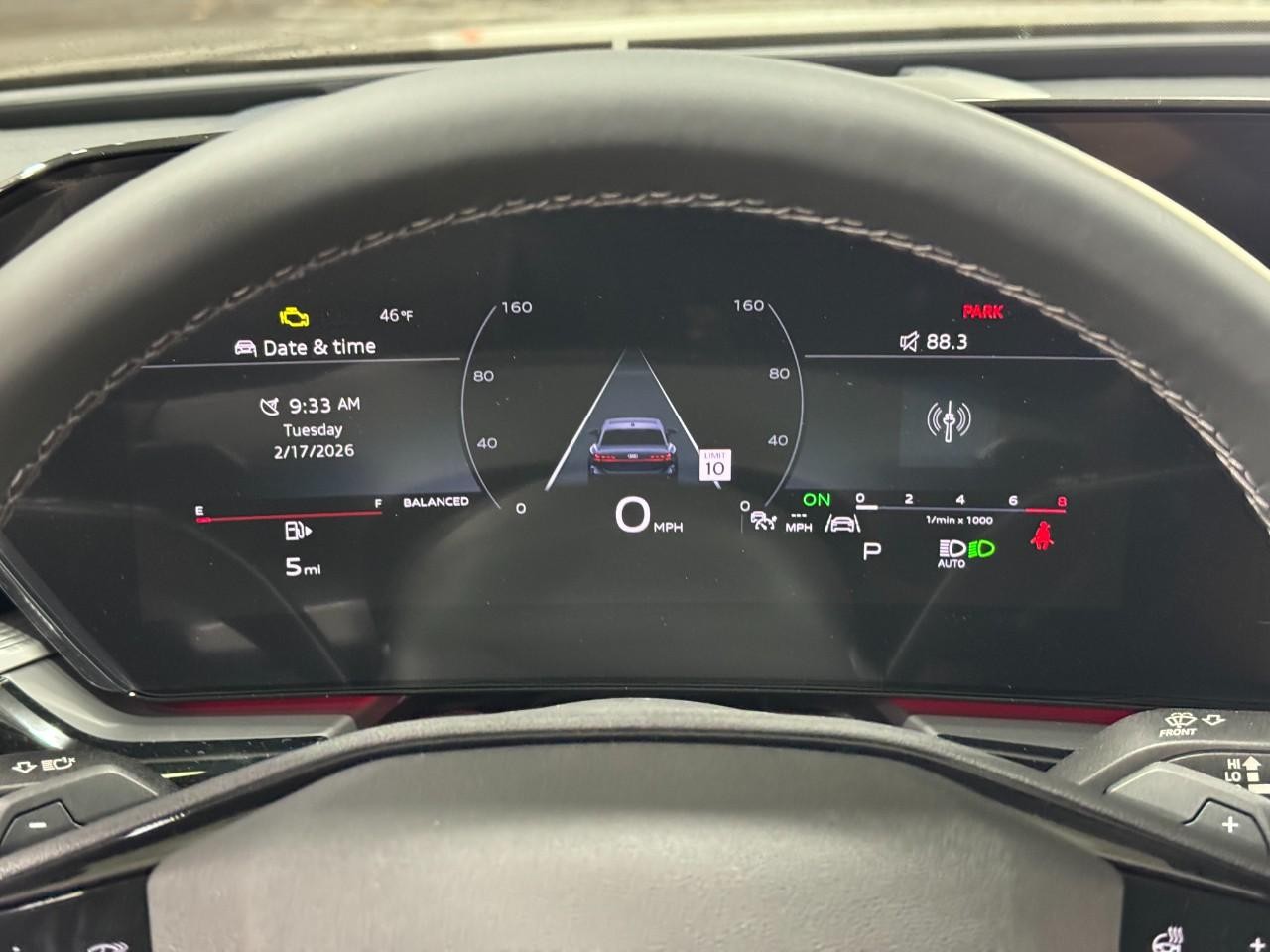 Audi A6 Sedan Vehicle Full-screen Gallery Image 32