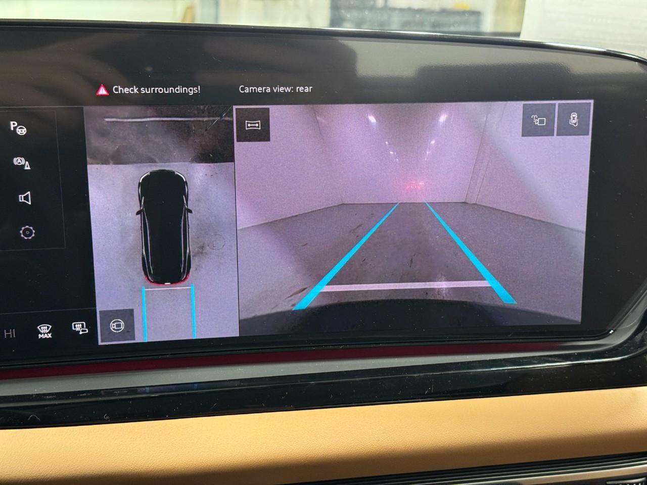 Audi A6 Sedan Vehicle Full-screen Gallery Image 33