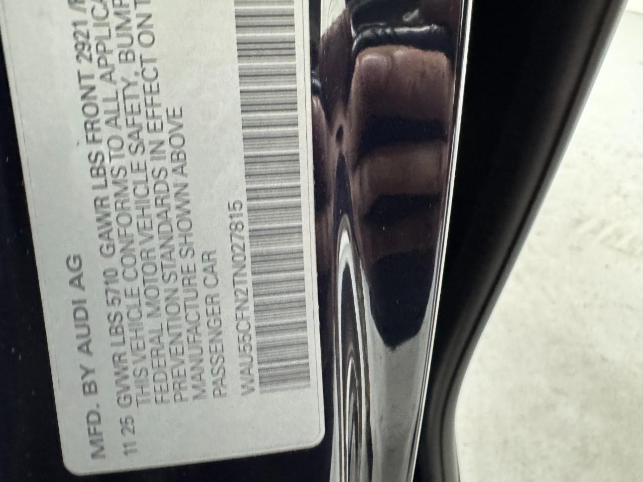 Audi A6 Sedan Vehicle Full-screen Gallery Image 34