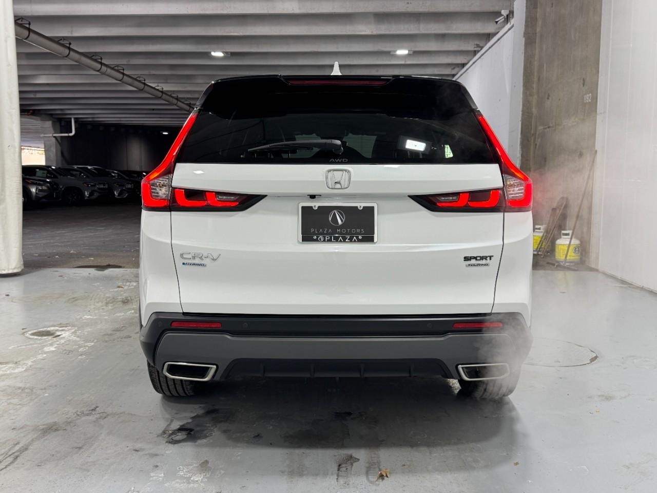 Honda CR-V Hybrid Vehicle Full-screen Gallery Image 9