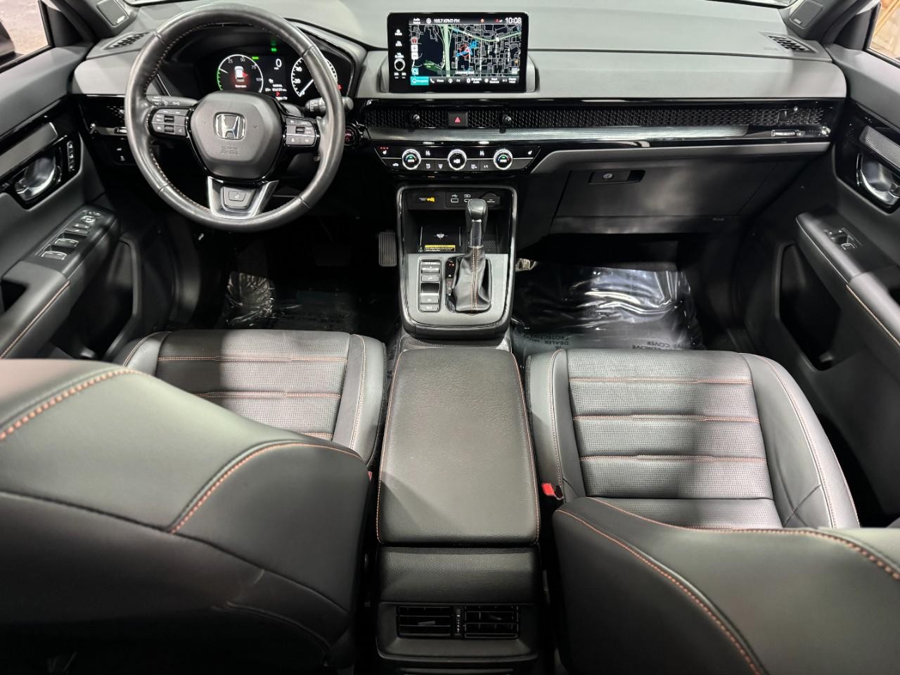 Honda CR-V Hybrid Vehicle Full-screen Gallery Image 12