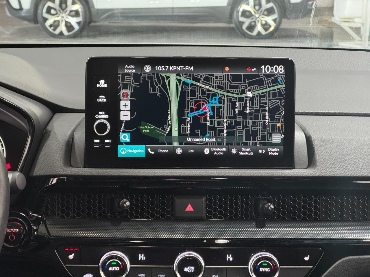 Honda CR-V Hybrid Vehicle Full-screen Gallery Image 14