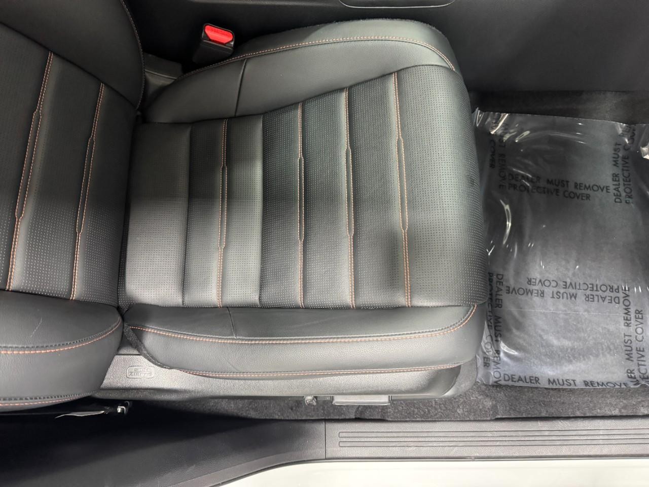 Honda CR-V Hybrid Vehicle Full-screen Gallery Image 19