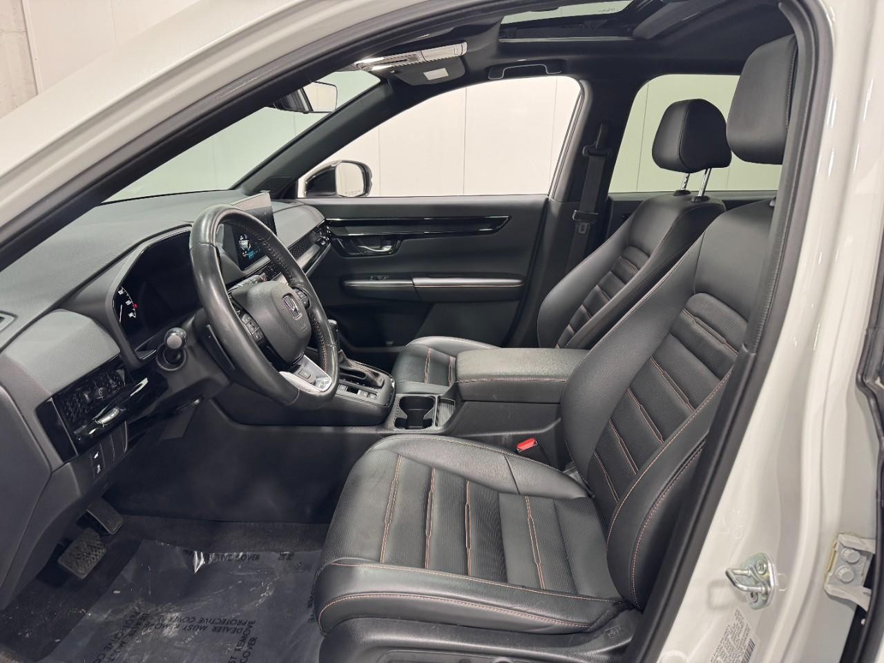 Honda CR-V Hybrid Vehicle Full-screen Gallery Image 25