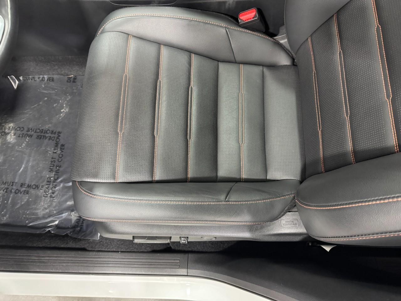 Honda CR-V Hybrid Vehicle Full-screen Gallery Image 26