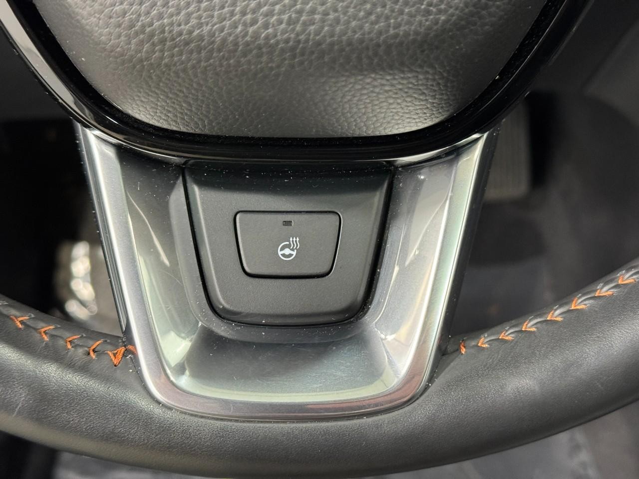 Honda CR-V Hybrid Vehicle Full-screen Gallery Image 30