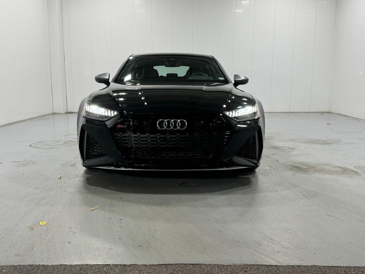 Audi RS 7 Vehicle Full-screen Gallery Image 07