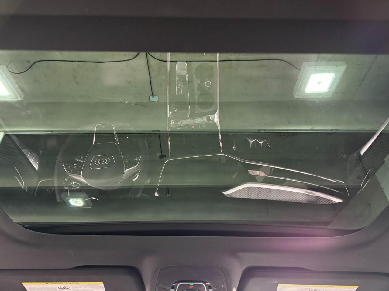 Audi RS 7 Vehicle Full-screen Gallery Image 12