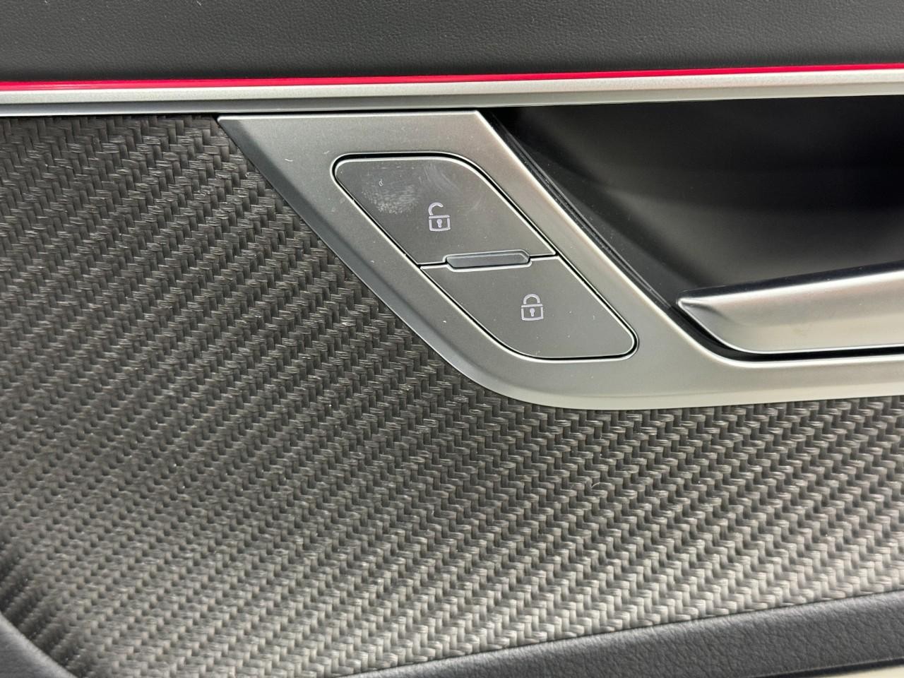 Audi RS 7 Vehicle Full-screen Gallery Image 22