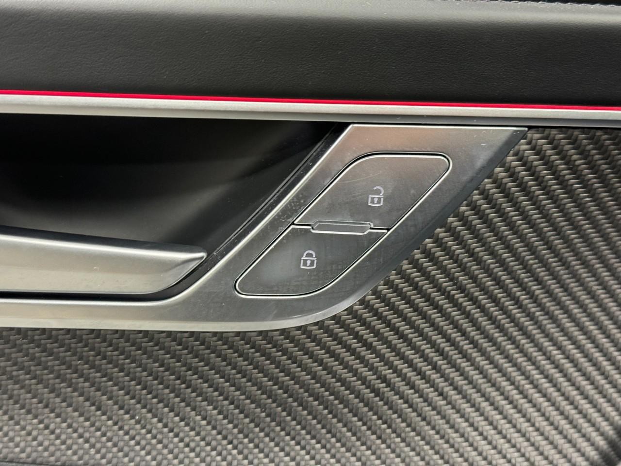 Audi RS 7 Vehicle Full-screen Gallery Image 24