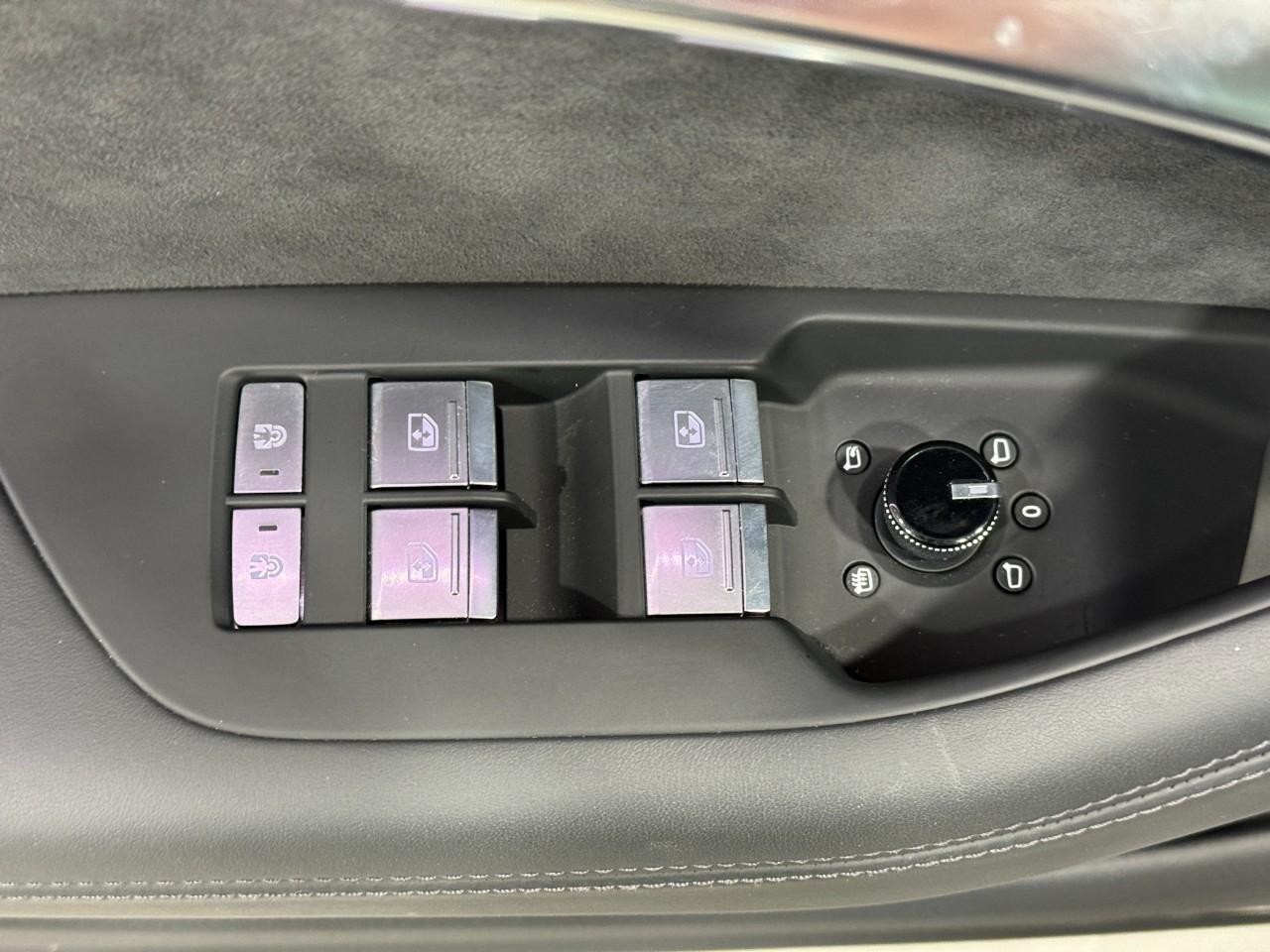 Audi RS 7 Vehicle Full-screen Gallery Image 26