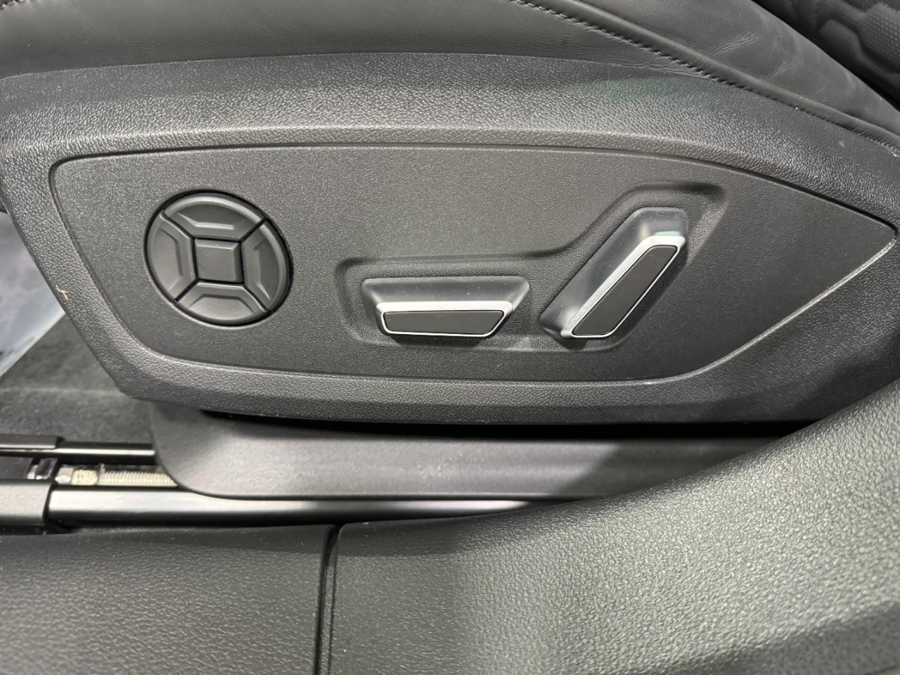 Audi RS 7 Vehicle Full-screen Gallery Image 31