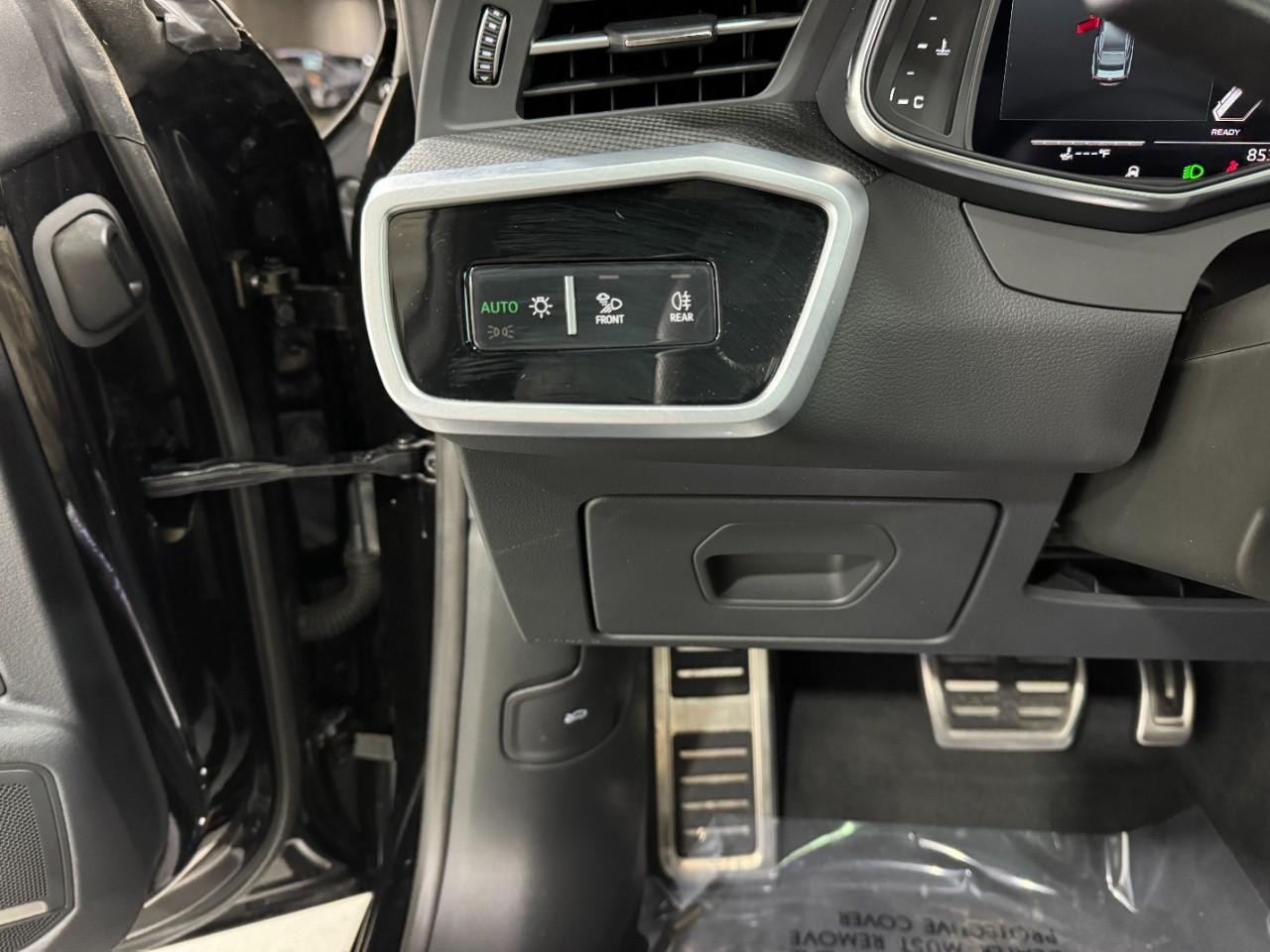 Audi RS 7 Vehicle Full-screen Gallery Image 32