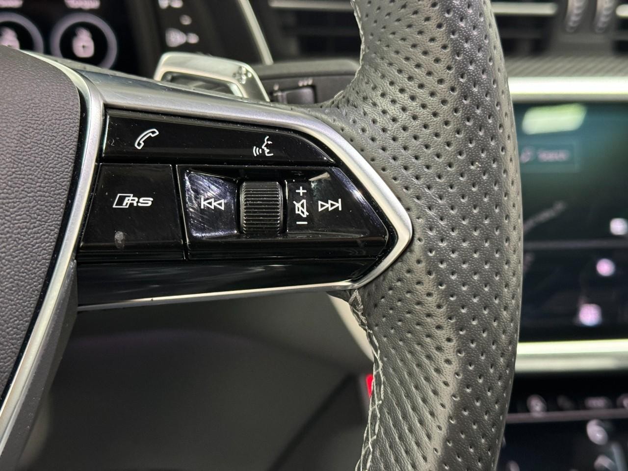 Audi RS 7 Vehicle Full-screen Gallery Image 35