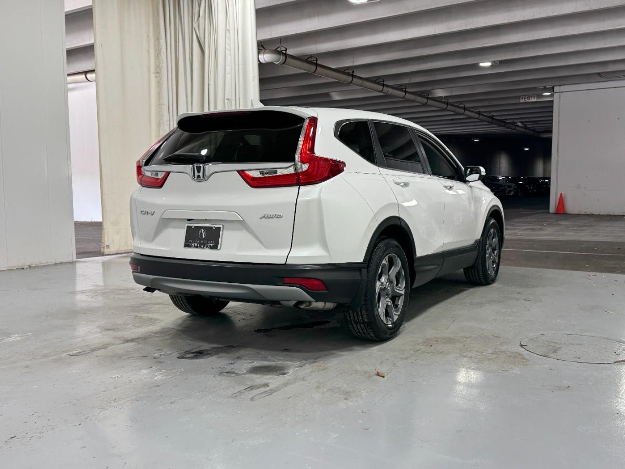 Honda CR-V Vehicle Full-screen Gallery Image 4