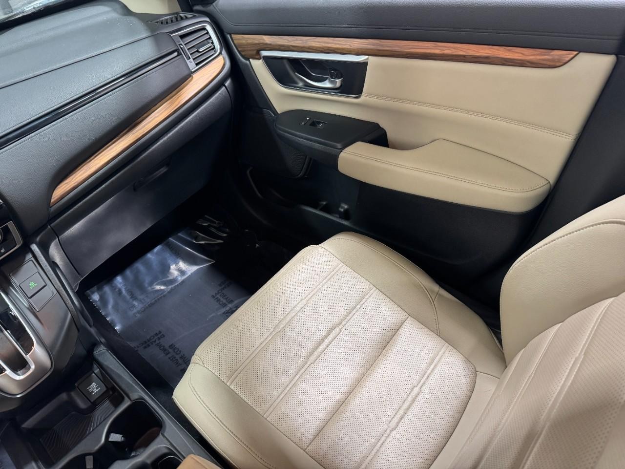 Honda CR-V Vehicle Full-screen Gallery Image 16