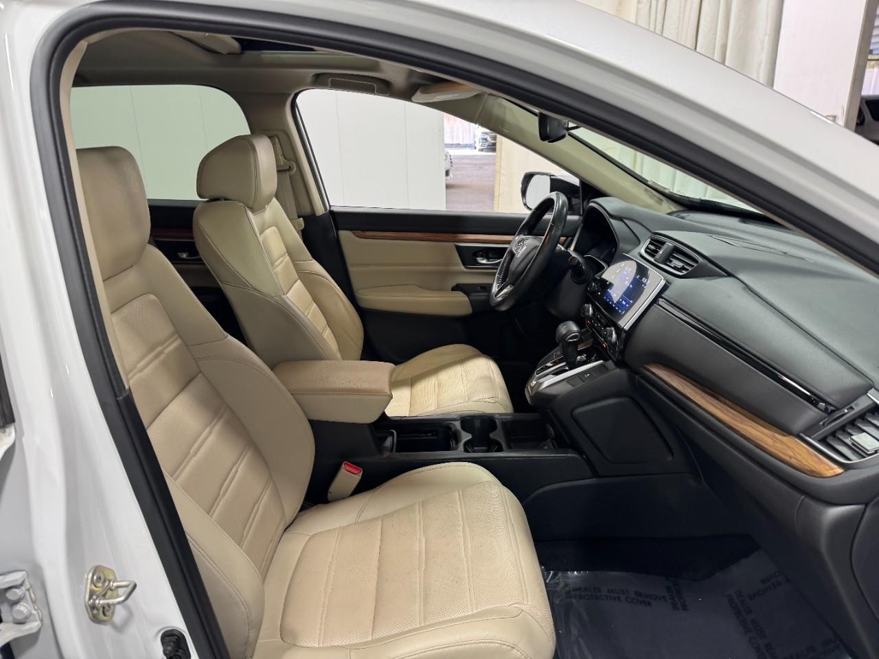 Honda CR-V Vehicle Full-screen Gallery Image 17