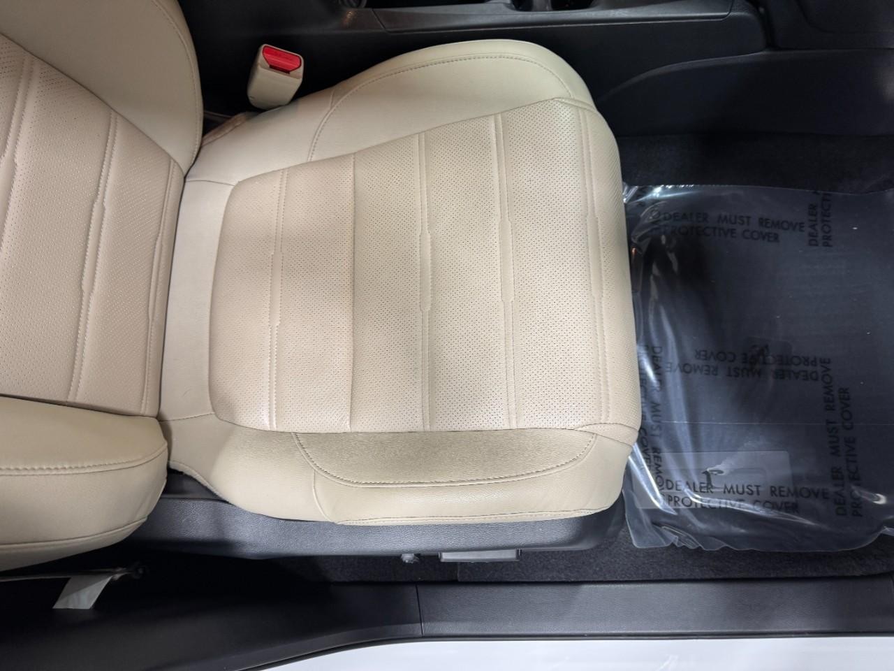 Honda CR-V Vehicle Full-screen Gallery Image 18