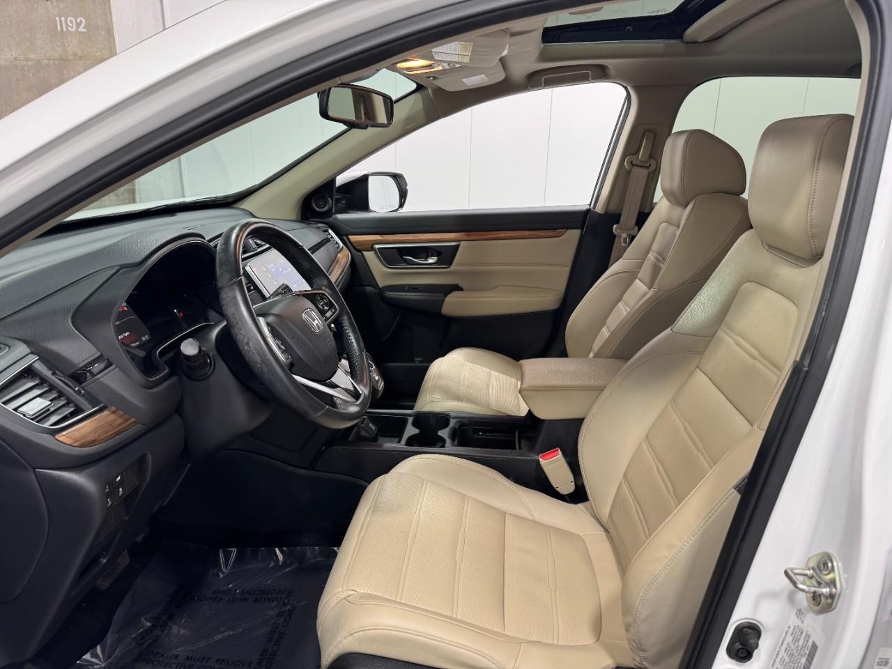 Honda CR-V Vehicle Full-screen Gallery Image 25