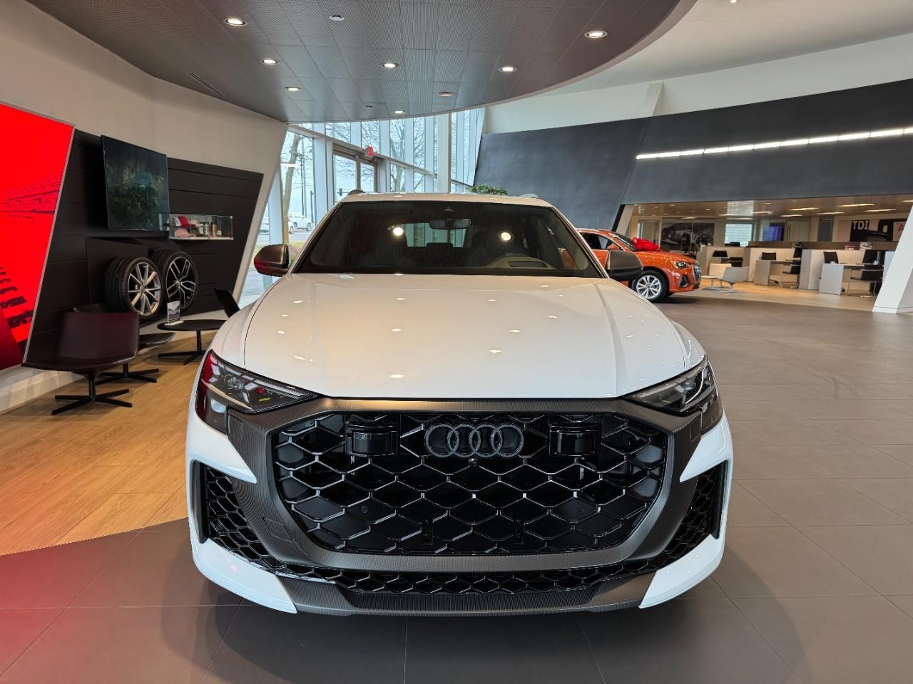 Audi RS Q8 Vehicle Full-screen Gallery Image 7