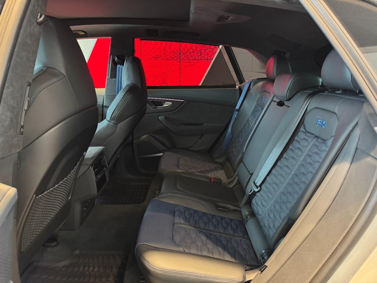 Audi RS Q8 Vehicle Full-screen Gallery Image 8