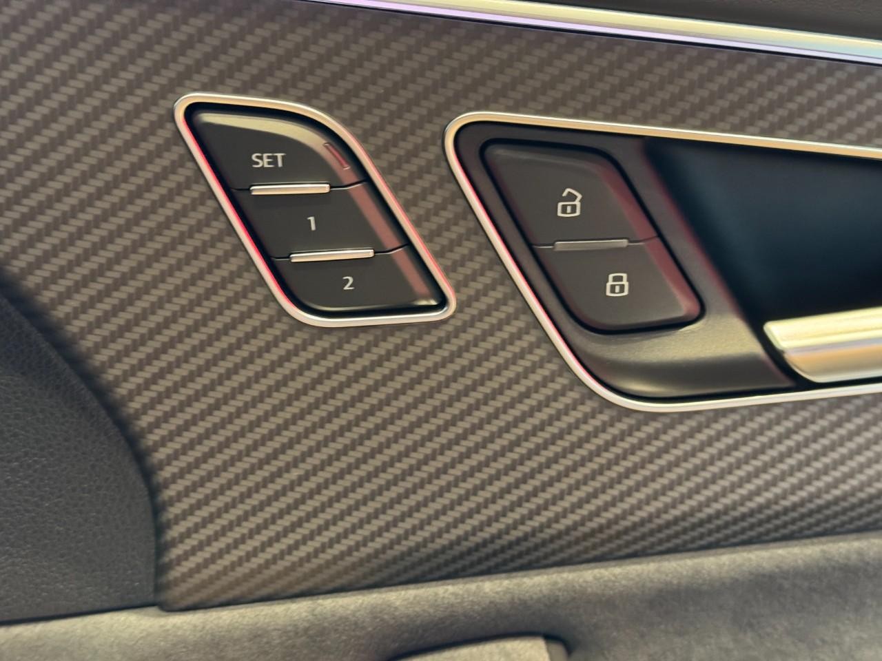 Audi RS Q8 Vehicle Full-screen Gallery Image 22