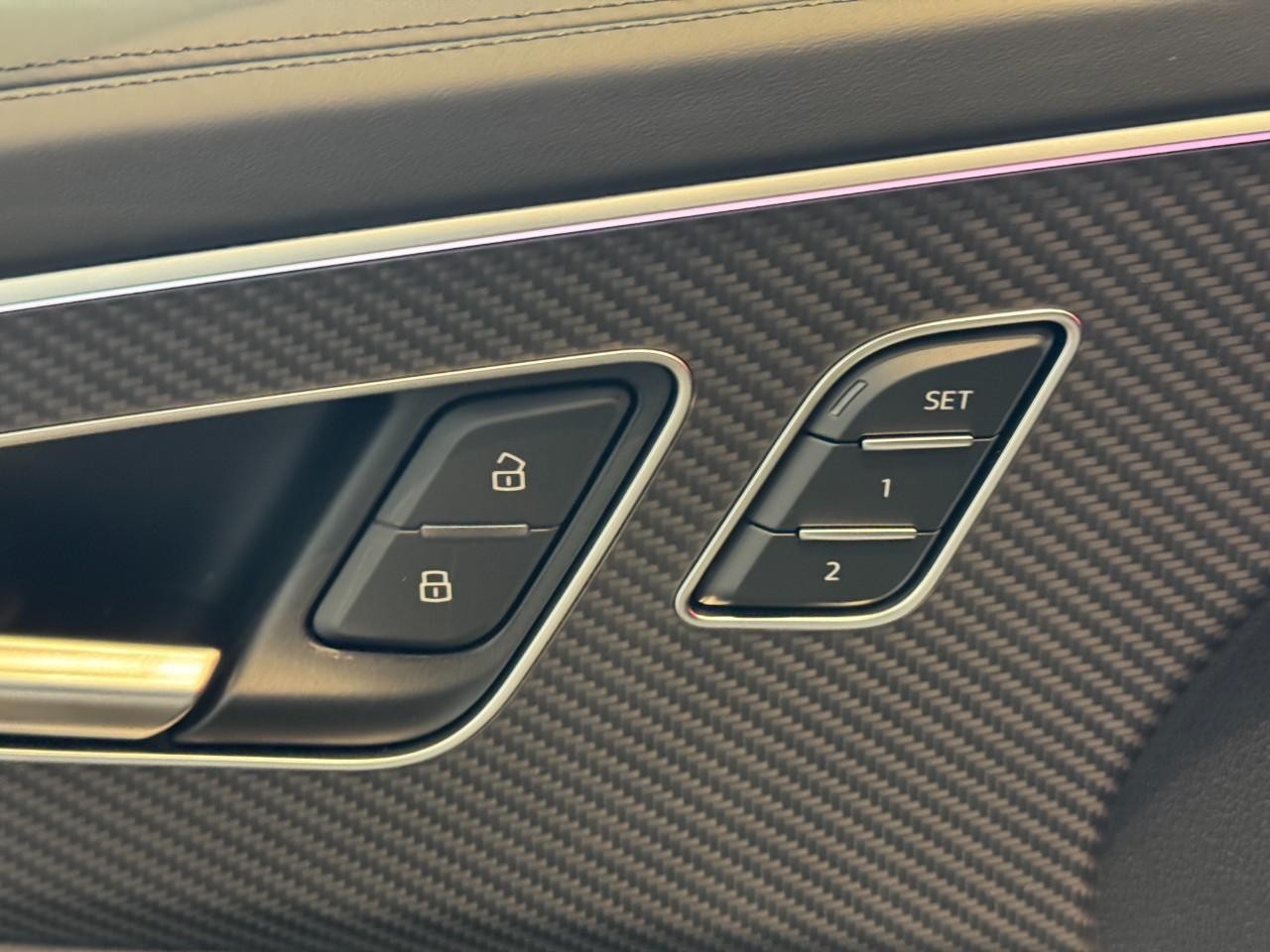 Audi RS Q8 Vehicle Full-screen Gallery Image 24