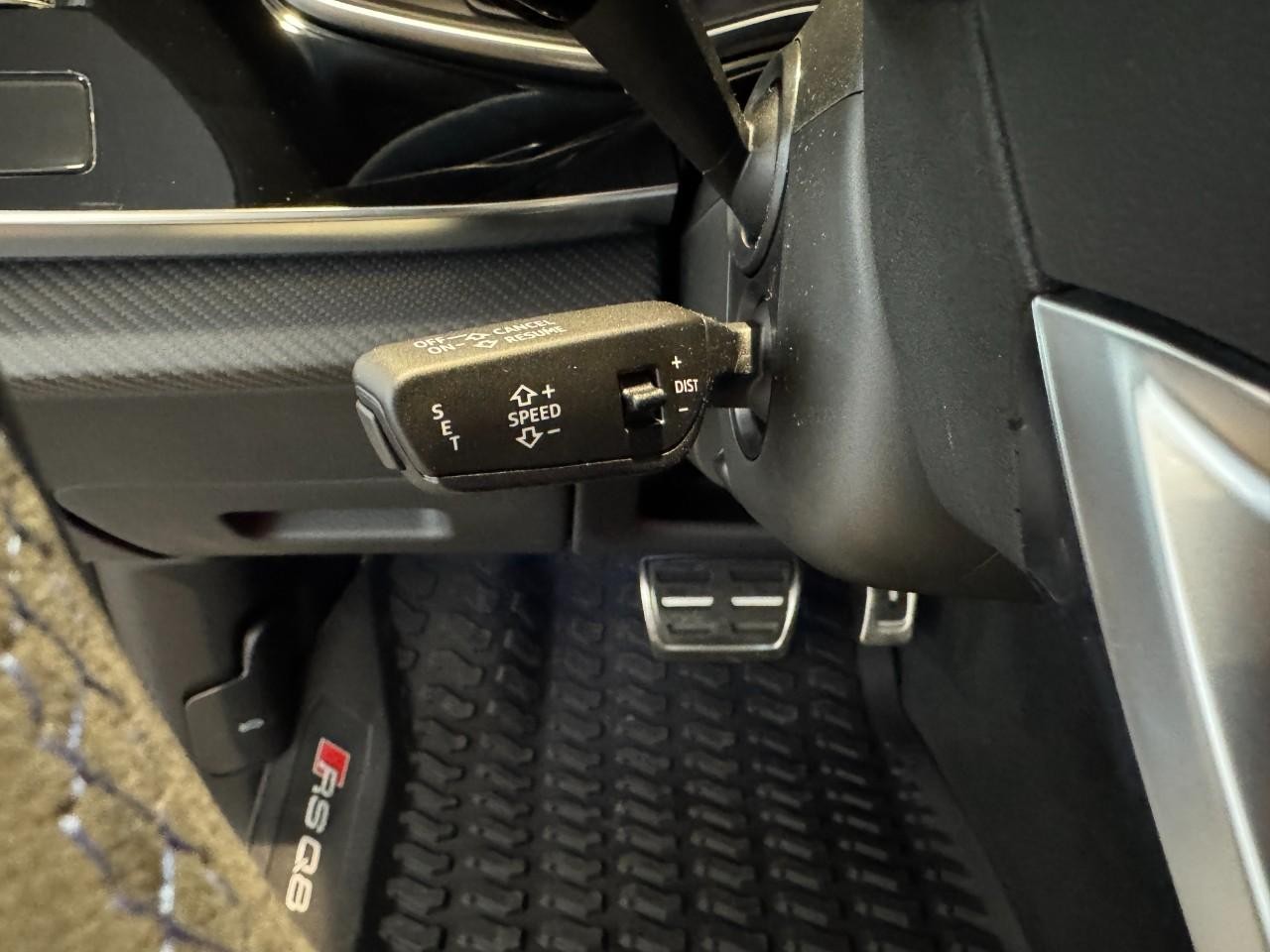 Audi RS Q8 Vehicle Full-screen Gallery Image 32