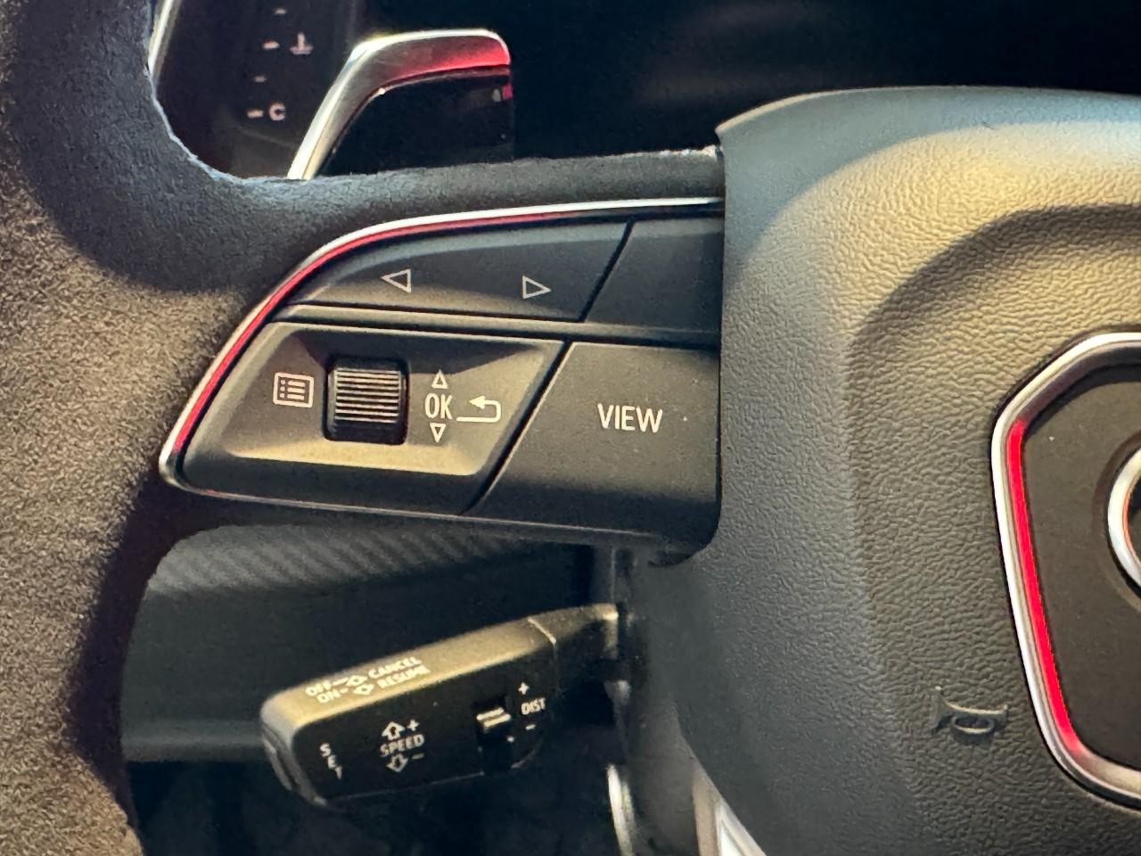 Audi RS Q8 Vehicle Full-screen Gallery Image 33