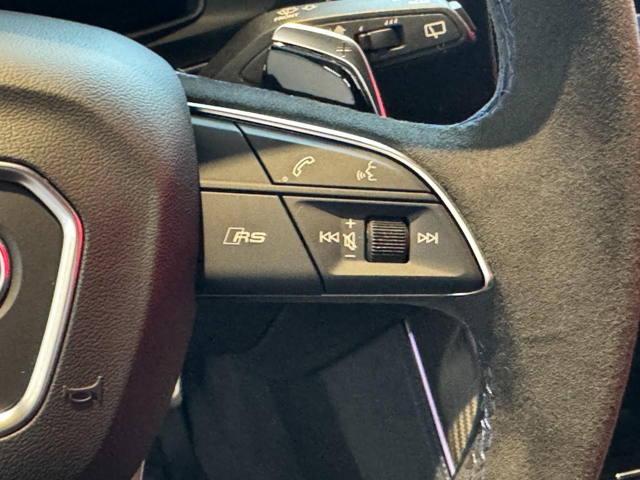 Audi RS Q8 Vehicle Full-screen Gallery Image 34