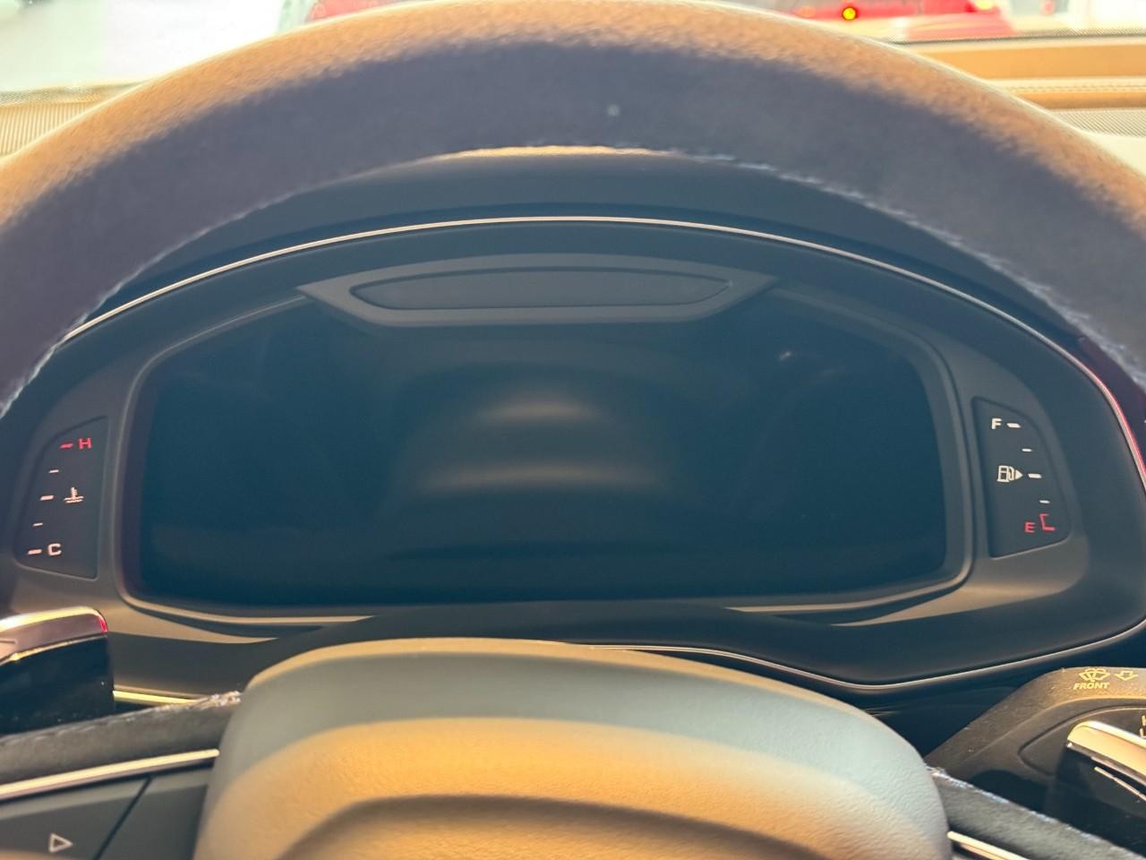 Audi RS Q8 Vehicle Full-screen Gallery Image 35