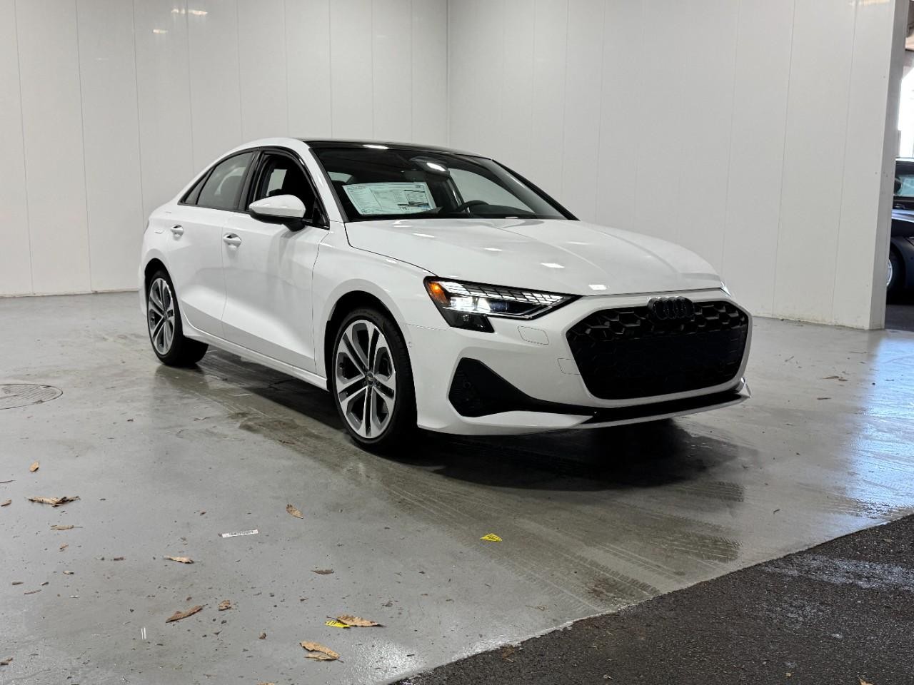 Audi A3 Vehicle Full-screen Gallery Image 6