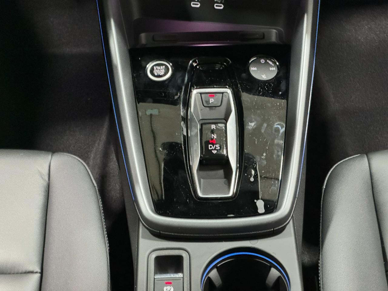 Audi A3 Vehicle Full-screen Gallery Image 16