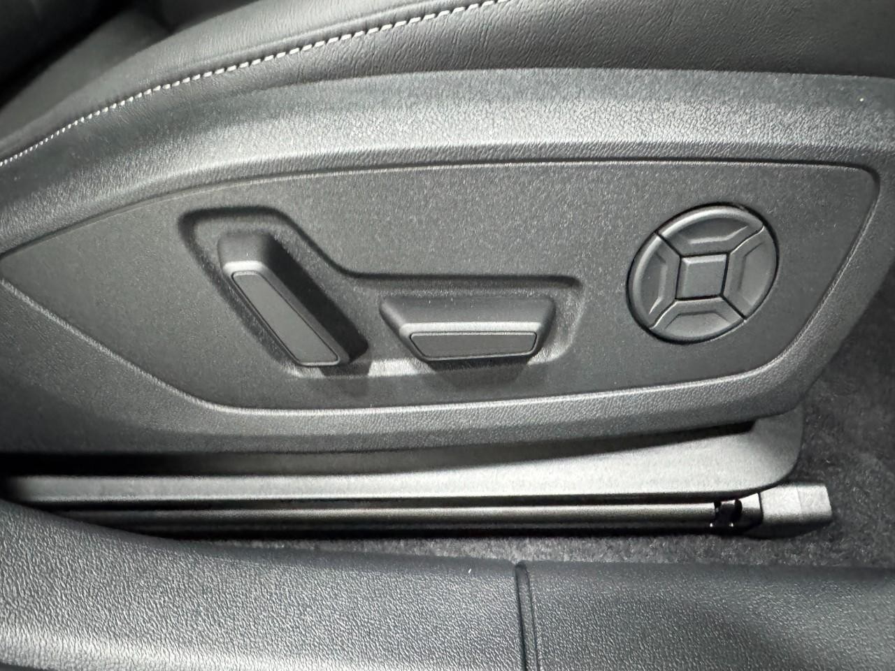 Audi A3 Vehicle Full-screen Gallery Image 20