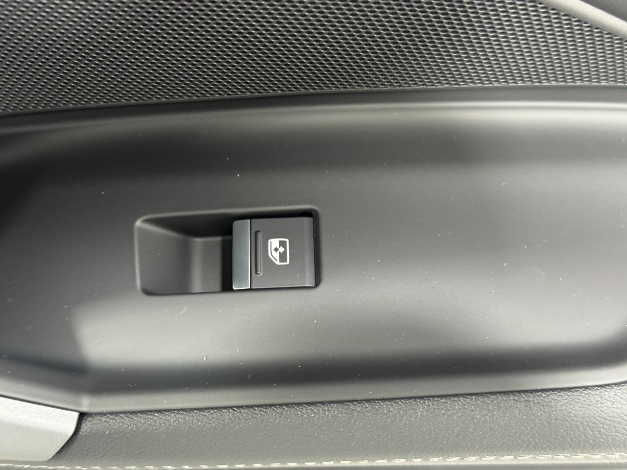 Audi A3 Vehicle Full-screen Gallery Image 22