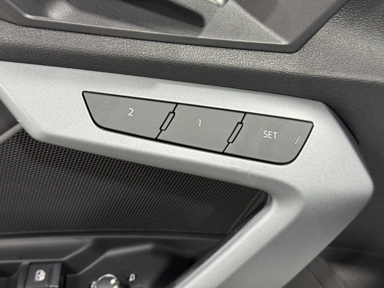 Audi A3 Vehicle Full-screen Gallery Image 24