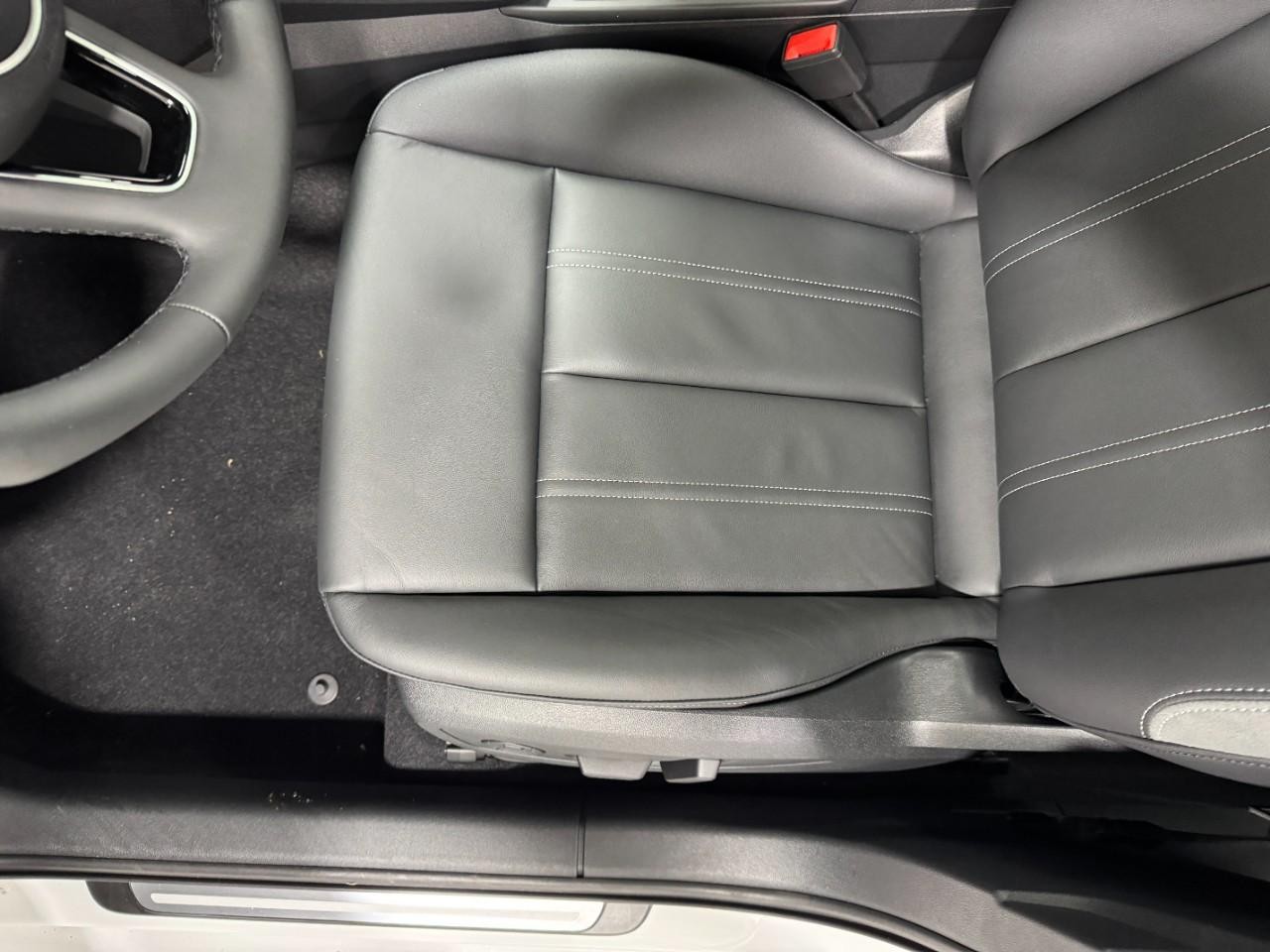 Audi A3 Vehicle Full-screen Gallery Image 28