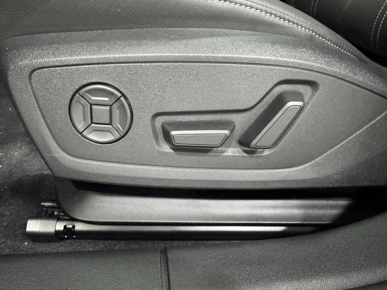 Audi A3 Vehicle Full-screen Gallery Image 29