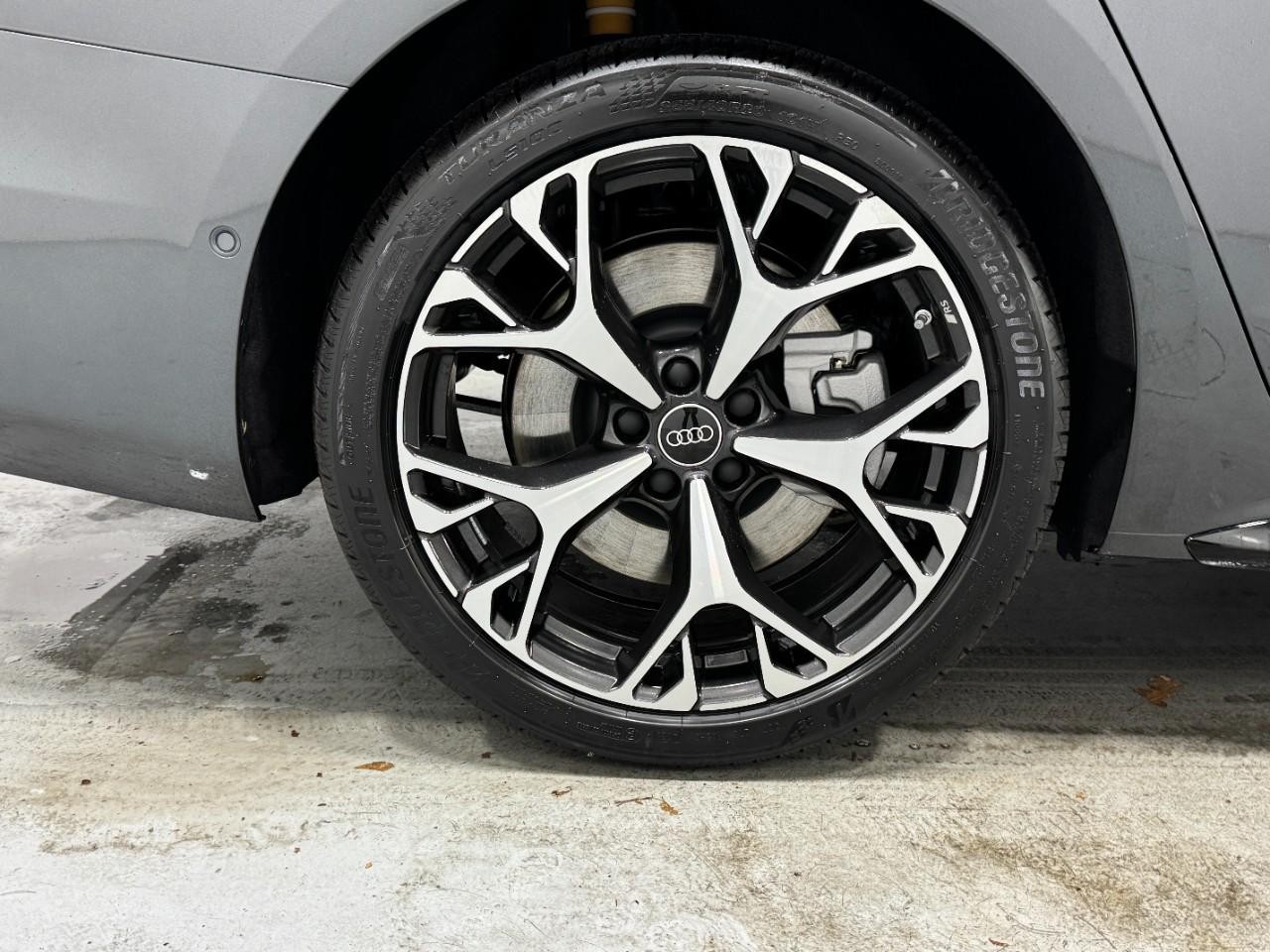 Audi A6 Sedan Vehicle Full-screen Gallery Image 5