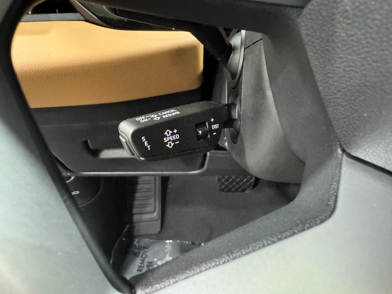 Audi A6 Sedan Vehicle Full-screen Gallery Image 28