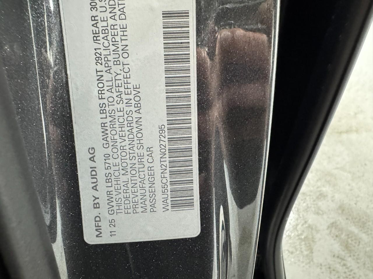 Audi A6 Sedan Vehicle Full-screen Gallery Image 33