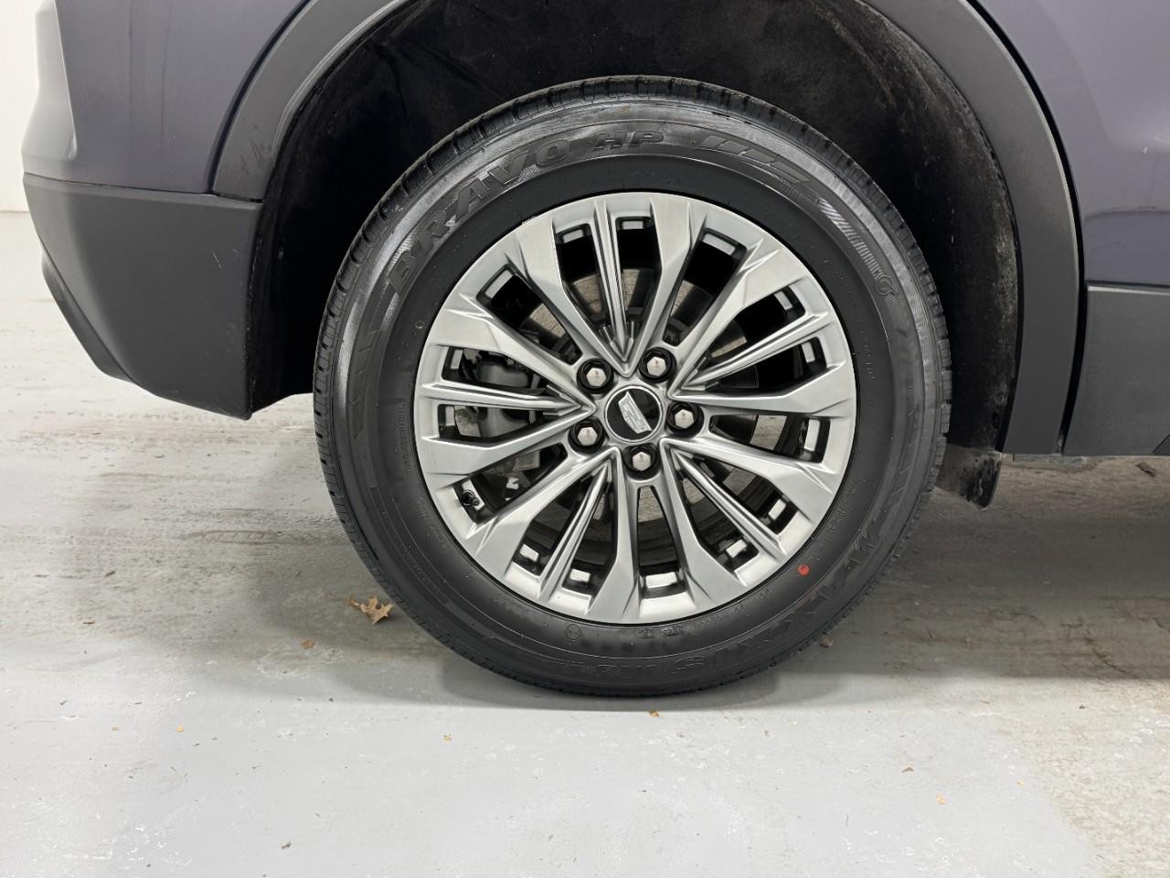 Cadillac XT4 Vehicle Full-screen Gallery Image 5