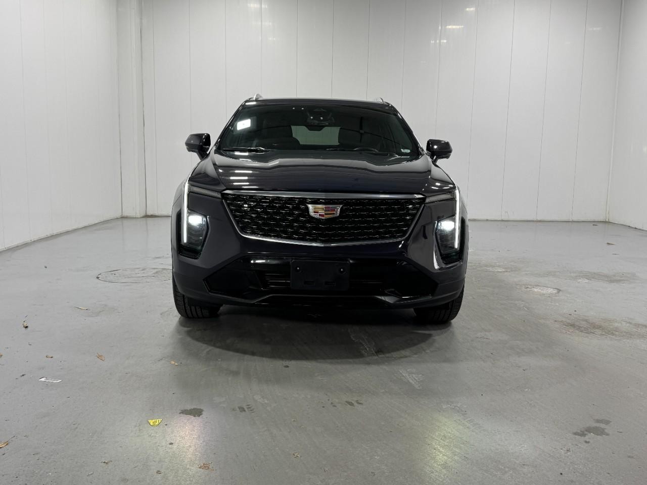 Cadillac XT4 Vehicle Full-screen Gallery Image 7