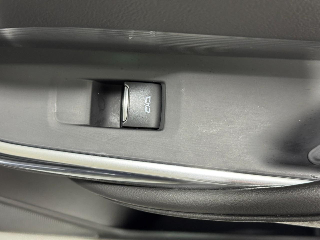 Cadillac XT4 Vehicle Full-screen Gallery Image 21