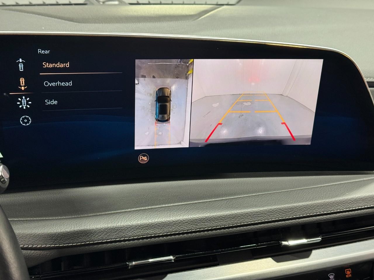 Cadillac XT4 Vehicle Full-screen Gallery Image 32