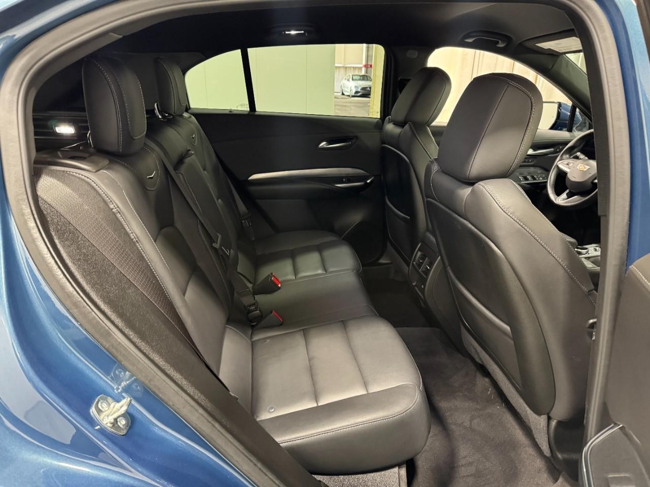 Cadillac XT4 Vehicle Full-screen Gallery Image 10